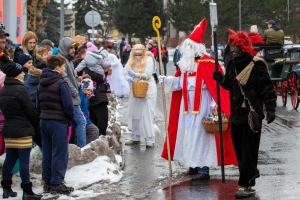 2021-12-05-Spanilá jízda sv. Mikuláše ve Ždírci nad Doubravou